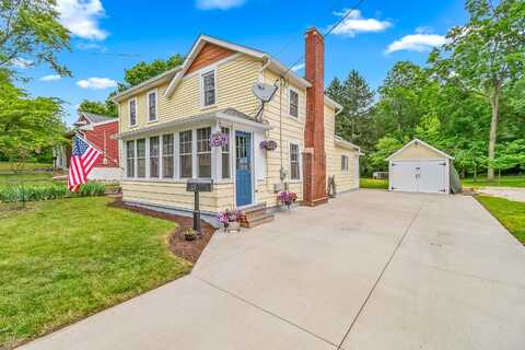 65 Salem Street, Hillsdale, MI 49242
