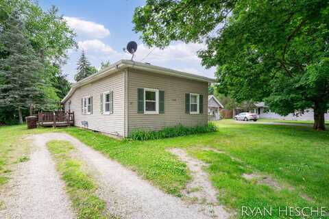 160 Division Street, Saranac, MI 48881