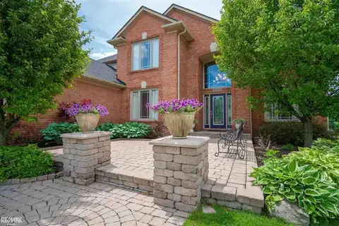 51251 Castle Mar Court, Macomb, MI 48042
