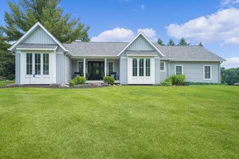 7922 Pine Edge Court SE, Alto, MI 49302
