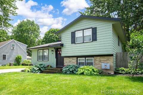 88 James Street, Rockford, MI 49341