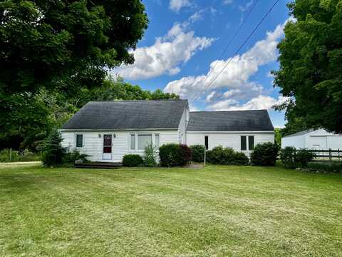 9910 8 Mile Road, Ceresco, MI 49033