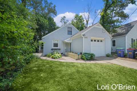 1644 Boston Street SE, Grand Rapids, MI 49506