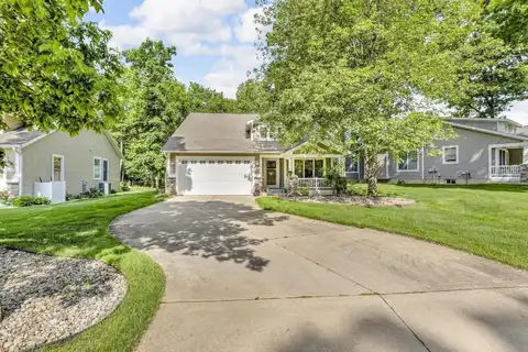 816 E Barrington Circle, Jackson, MI 49203
