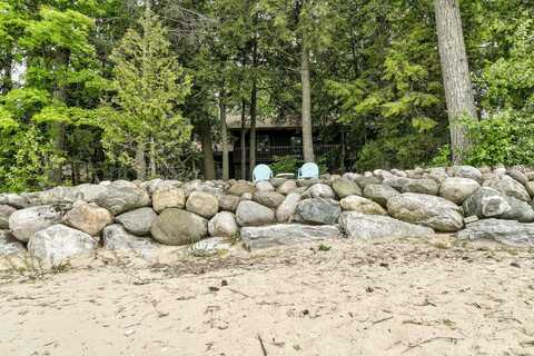 3929 Bay Valley Drive, Williamsburg, MI 49690