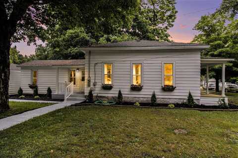 405 Williams Street, Howard City, MI 49329