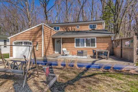2255 Parker Drive, Wayland, MI 49348