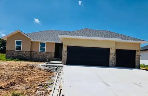 921 S Deerfield Court, Nixa, MO 65714