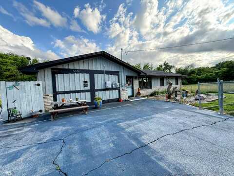 6424 W Farm Rd 140, Springfield, MO 65802