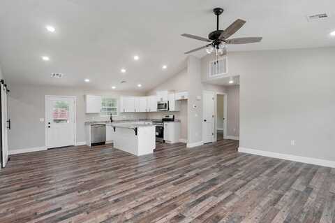 401 E Crescent Street, Aurora, MO 65605