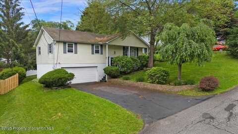 206 Florence Drive, Clarks Summit, PA 18411