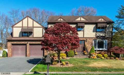 7 Winfield Ct, Fairfield, NJ 07004