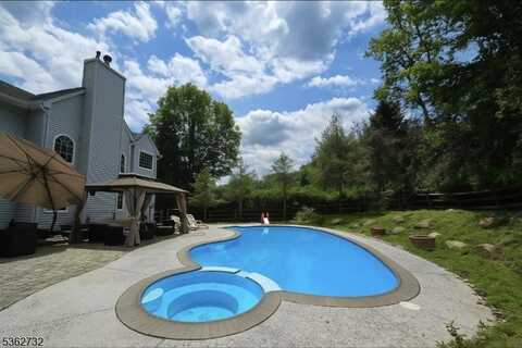 522 Stanhope Rd, Byram Twp., NJ 07871