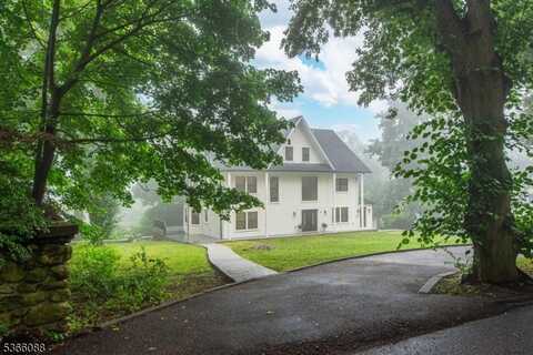 24 Hillcrest Rd, Mountain Lakes, NJ 07046