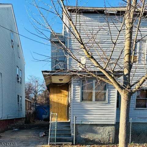 24-26 Bergen St, Paterson, NJ 07522