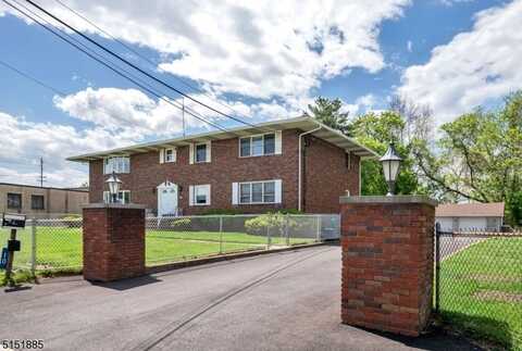 10 Memorial Dr, Woodland Park, NJ 07424