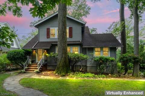 34 Mountain Rd, Verona, NJ 07044