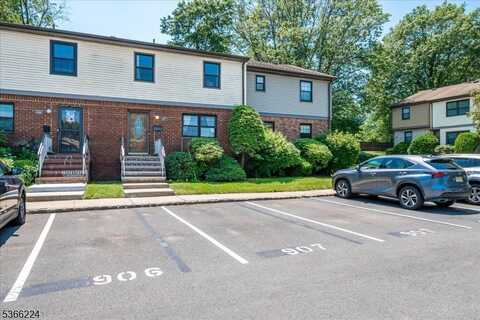 907 Maple Hill Dr, Woodbridge, NJ 07095