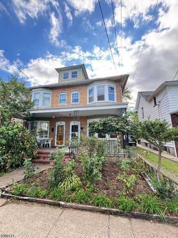 55 Thompson St, Raritan, NJ 08869