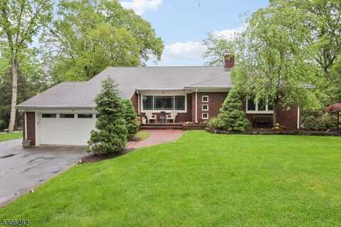 39 Chuckanutt Dr, Oakland, NJ 07436