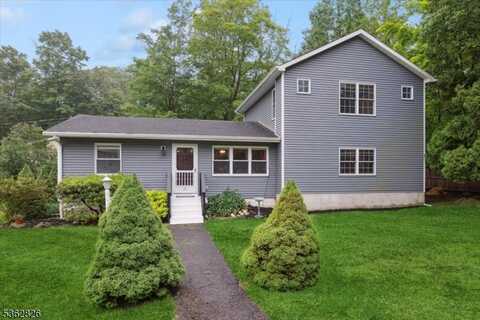 13 Oklahoma Trl, Hopatcong, NJ 07843