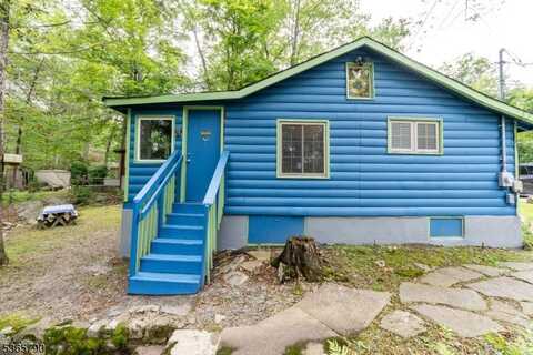 3 Maple Rd, Vernon, NJ 07461