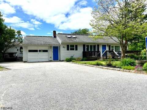 87 Silver Grove Rd, Hardyston, NJ 07460