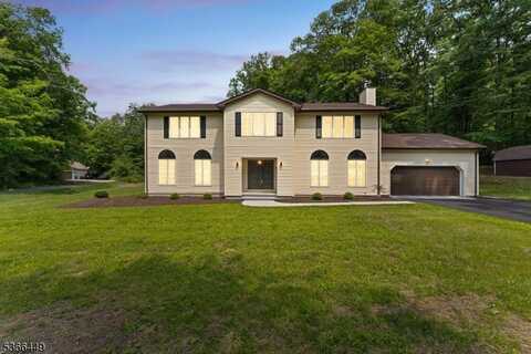 33 Huntsville Rd, Andover, NJ 07860