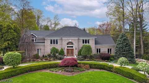 26 Hampshire Rd, Mahwah, NJ 07430