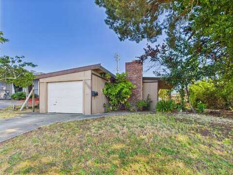 2390 Hillside Drive, Eureka, CA 95501