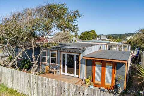 1621 Buhne Drive, King Salmon South, CA 95503