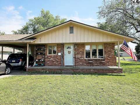 300 Elm Ct, McPherson, KS 67460