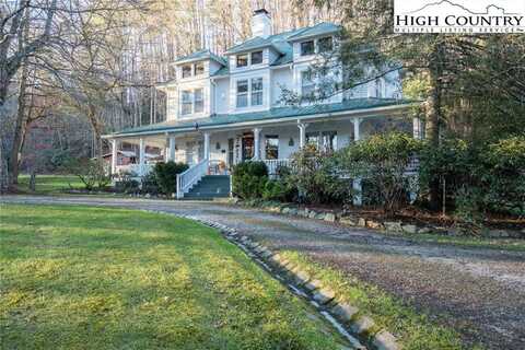 4584 & 4582 NC Highway 194 S, Banner Elk, NC 28604