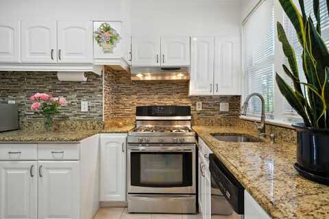 18 LAIDLAW AVE, JC, Heights, NJ 07306