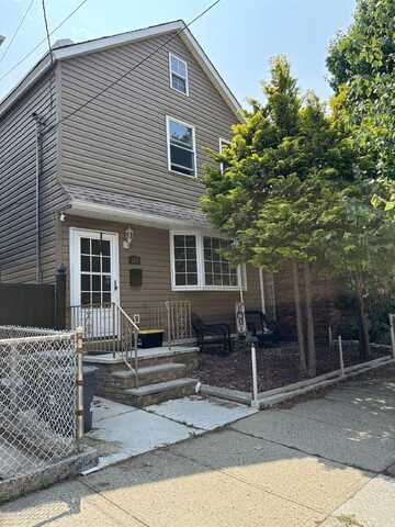 100 LINNET ST, Bayonne, NJ 07002