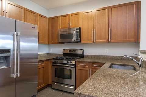 15 ENTERPRISE CT, Greenville, NJ 07305