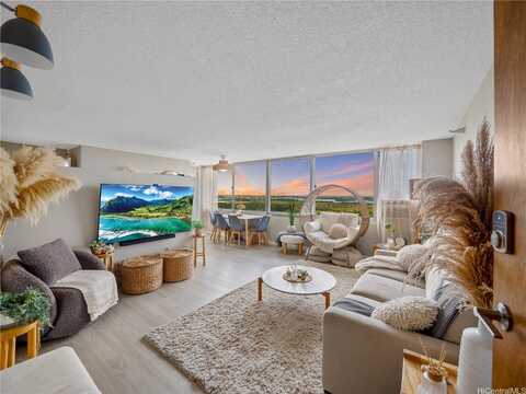 1060 Kamehameha Highway, Pearl City, HI 96782