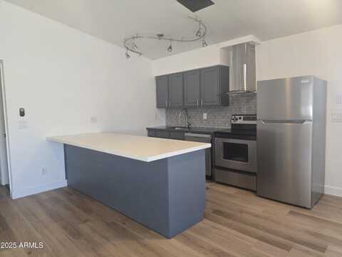 2333 N 12TH Street, Phoenix, AZ 85006