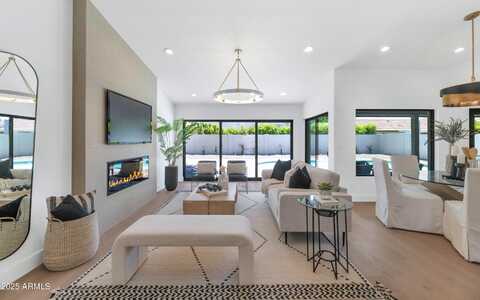 9450 N 83RD Place, Scottsdale, AZ 85258