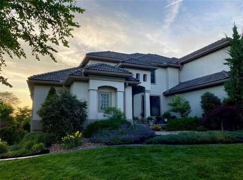 10502 N Willow Avenue, Kansas City, MO 64157