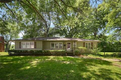 7616 Elm Avenue, Kansas City, MO 64138