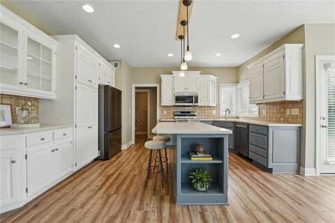 4904 W 162nd Street, Overland Park, KS 66085
