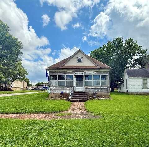 205 E 3rd Street E, Cherryvale, KS 67335