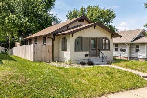 18 E Hyde Park Avenue, Saint Joseph, MO 64504
