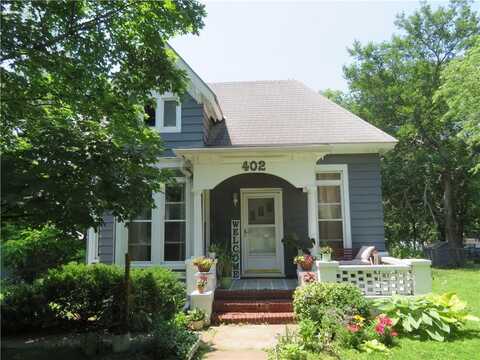 402 N Pearl Street, Paola, KS 66071