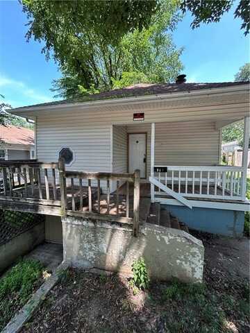 907 S Cedar Avenue, Independence, MO 64052