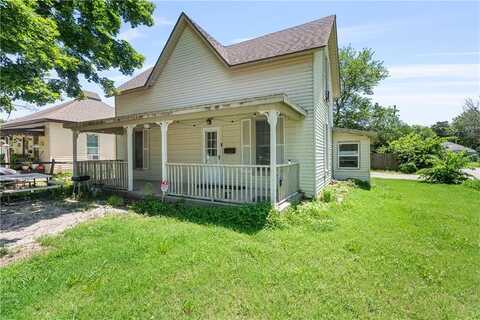 415 W 2nd Street, Cherryvale, KS 67335
