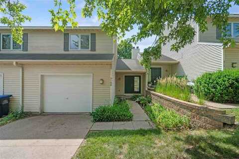 2106 Holiday Rd, Coralville, IA 52241