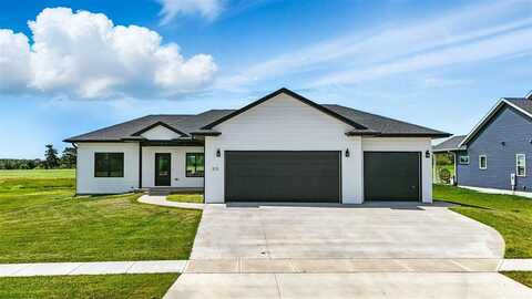 313 Augusta National Blvd, Washington, IA 52353