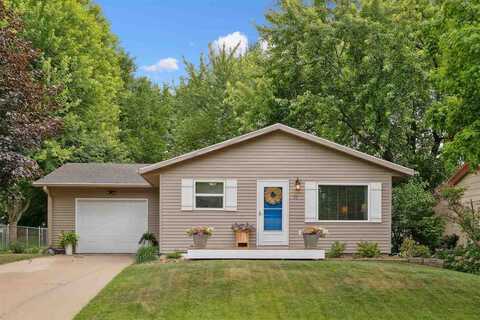 75 Birch Ct, NorthLiberty, IA 52317